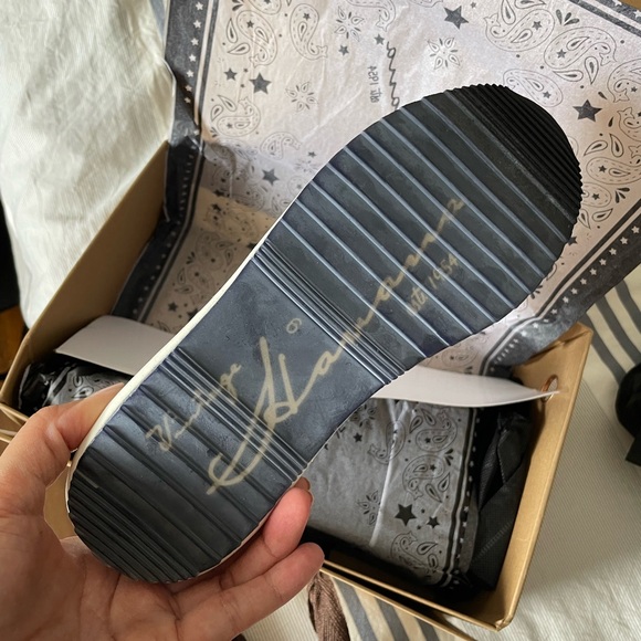 Vintage Havana Sneakers - Picture 3 of 6